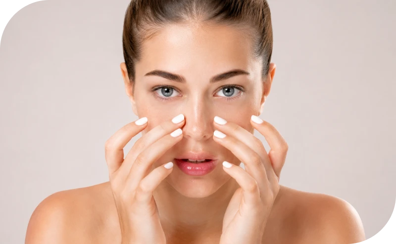 Nez cicatrisé après une rhinoplastie, sans attelle ni pansement